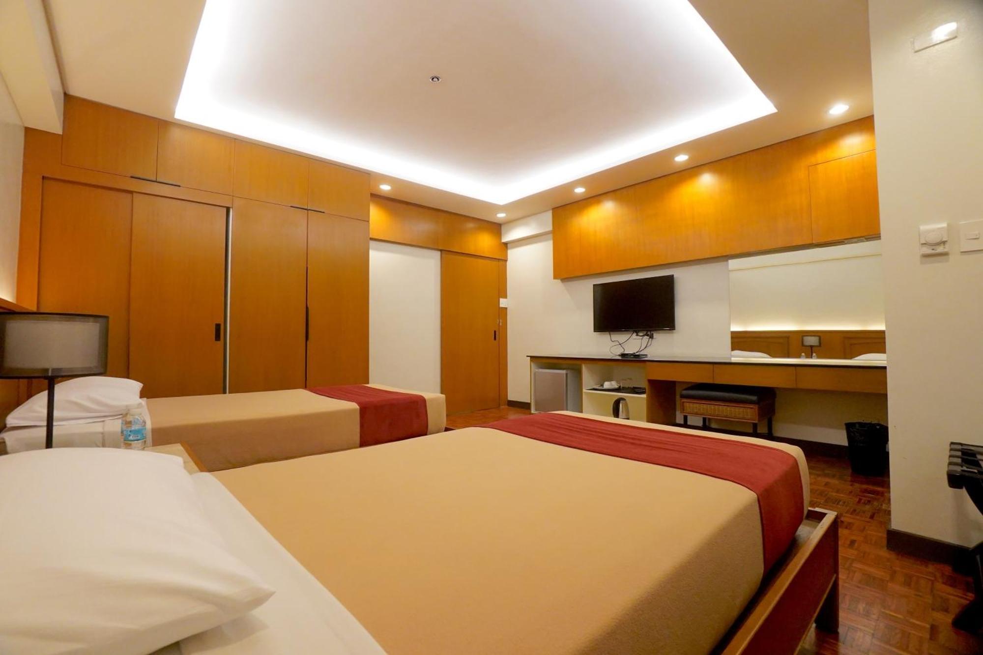 Tropicana Suites Manila Room photo